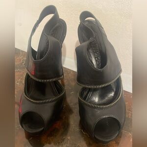 Alexander McQueen
Women’s heel